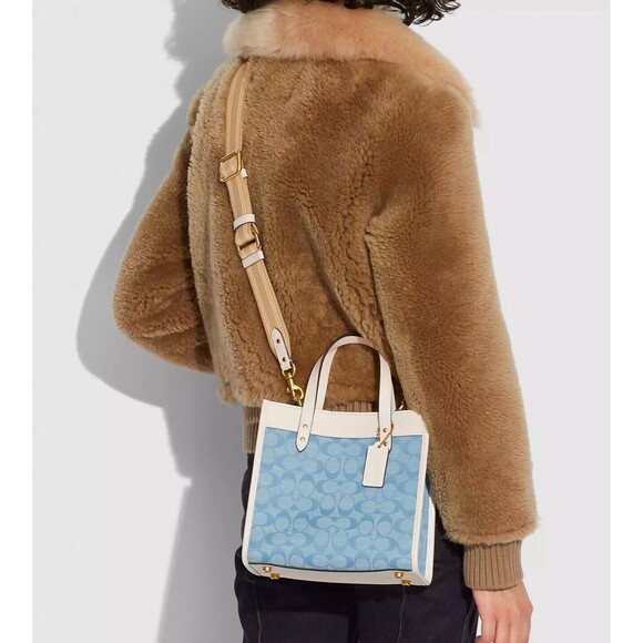 Coach Field Tote 22 In Signature Chambray Handbag C4692 Light Washed Denim Chalk - Picture 7 of 10